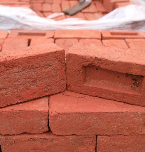 editred-bricks